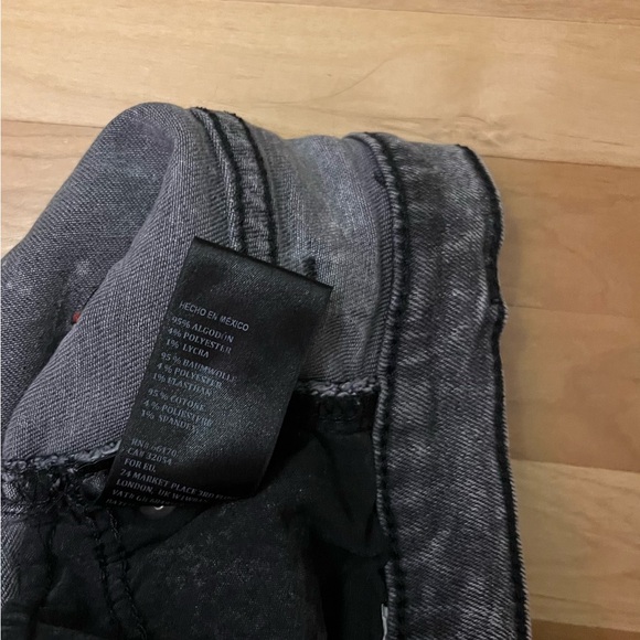 ✨2 for $25✨BDG | high rise mom jeans - Picture 4 of 4